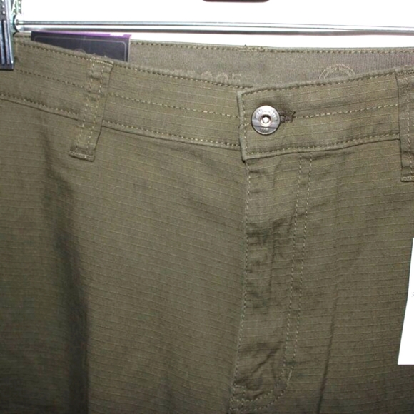 Weatherproof Trail Quality Cargo Shorts 36 NWT โ Stretch, Flex Waist, Security P - Picture 3 of 8